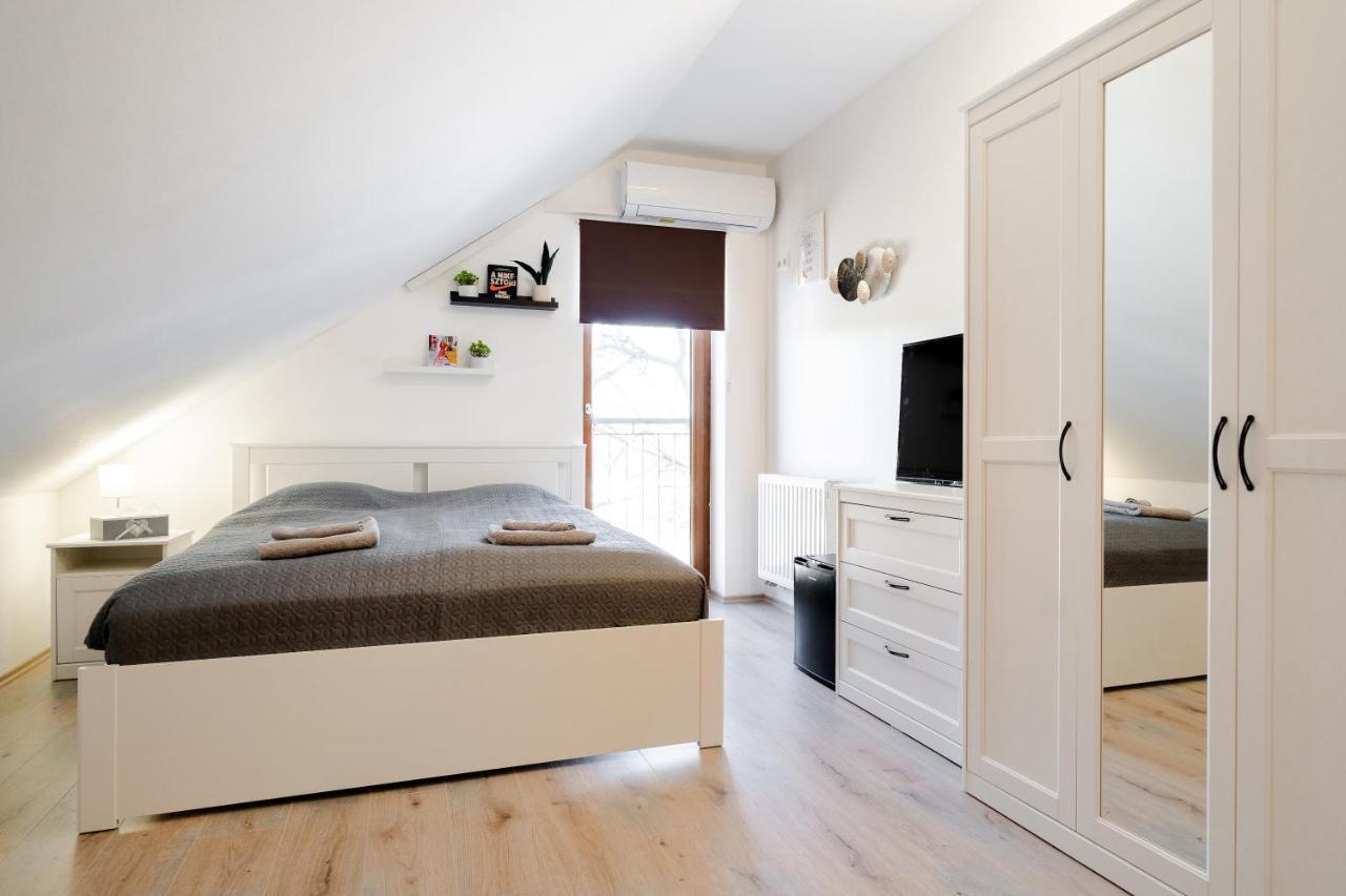 Győrújbarát Guba Vendeghaz B&B 외부 사진