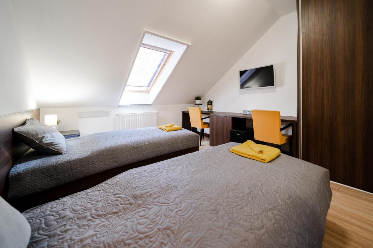 Győrújbarát Guba Vendeghaz B&B 외부 사진