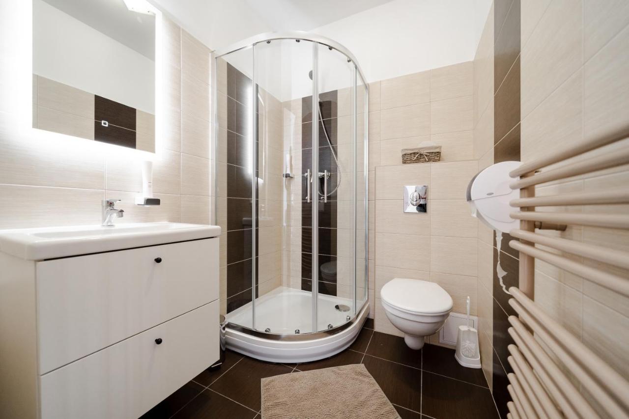 Győrújbarát Guba Vendeghaz B&B 외부 사진